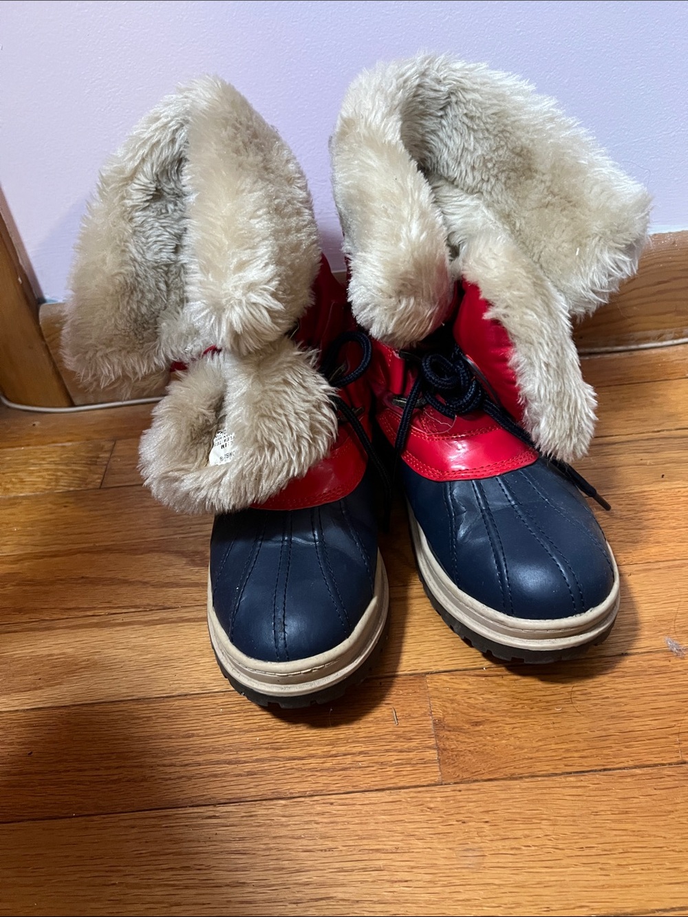Khombu Women's Red and Navy Faux Fur Snow Boots